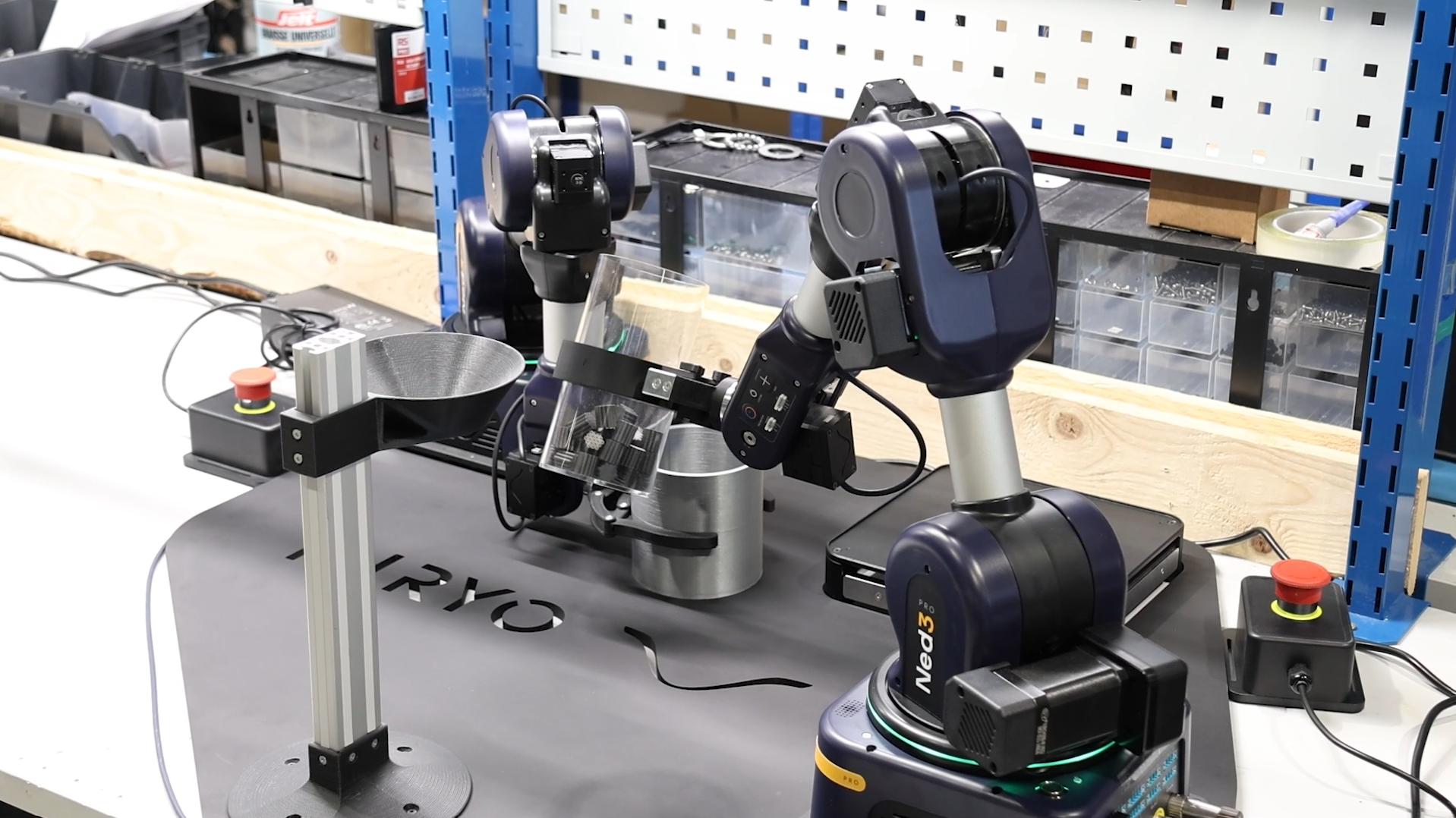 Quels aspects de la robotique travailler avec un bras robotisé 6 axes ?