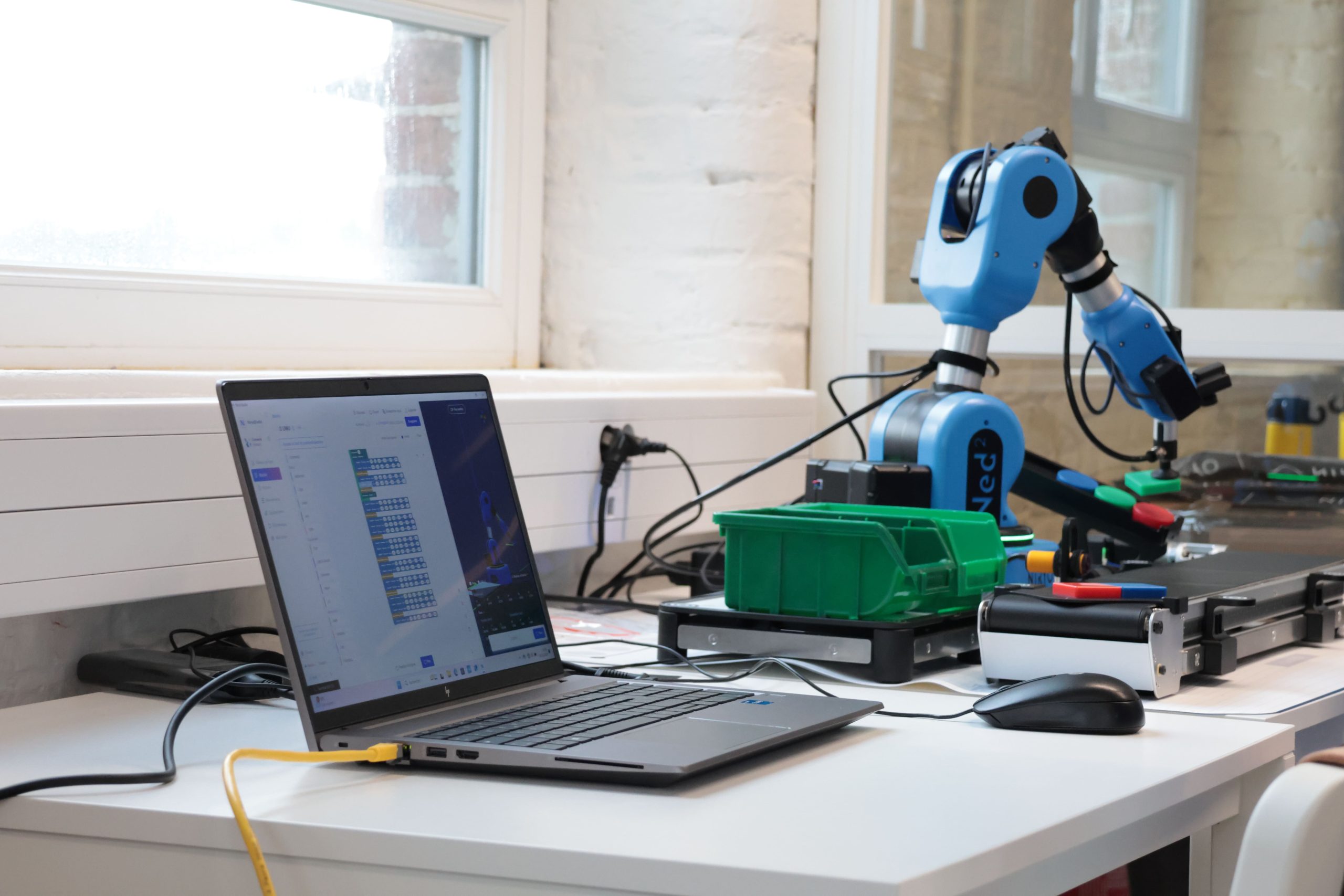 ROS, Python, Blockly … Wie man die Sprachen an jede Schulstufe anpasst?